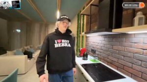 ХАЗЯЕВА СНЯЛИ ОГРОМНЫЙ ДОМ   КОРЕШ ПАРАДЕЕВИЧ ПЛОХОЙ ПАРЕНЬ НАВОДЯТ СУЕТУ В ДОМЕ НА ИРЛ СТРИМЕ