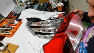 вскрытие заднего фонаря mercedes e200 w213