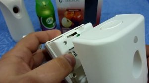 Автоматический освежитель воздуха AirWick vs Glade