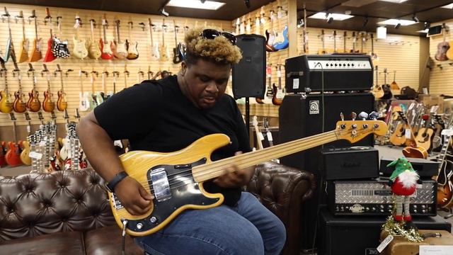 1978 Fender Precision Bass Fretless | Guitar of the Day - Clark Sims смотреть онлайн