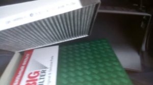 Видеоинструкция. Как заменить салонный фильтр в Hyundai Elantra HD cabin filter replacement.