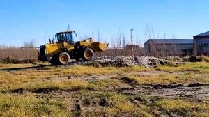 трактор на трактородроме