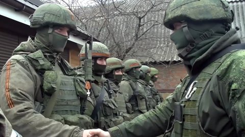 Российских военных наградили на передовой | События на ТВЦ