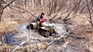 Самодельный квадроцикл Toyota Vitz 1sz небольшая лужица в лесу