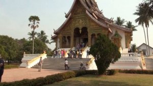 ЛУАНГ ПРАБАНГ. БЫВШИЙ КОРОЛЕВСКИЙ ДВОРЕЦ. ХРАМ Wat Ho Pha Bang (Luang Prabang. Laos)