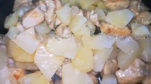 Мясо с ананасами. Курица с ананасами на сковороде это супер вкусно