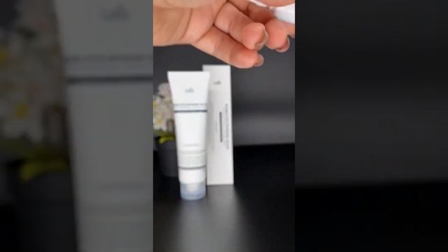 Сыворотка против секущихся кончиков от Lador смотреть онлайн