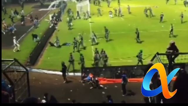 127 killed, several injured in stampede at football match after riot in Indonesia смотреть онлайн