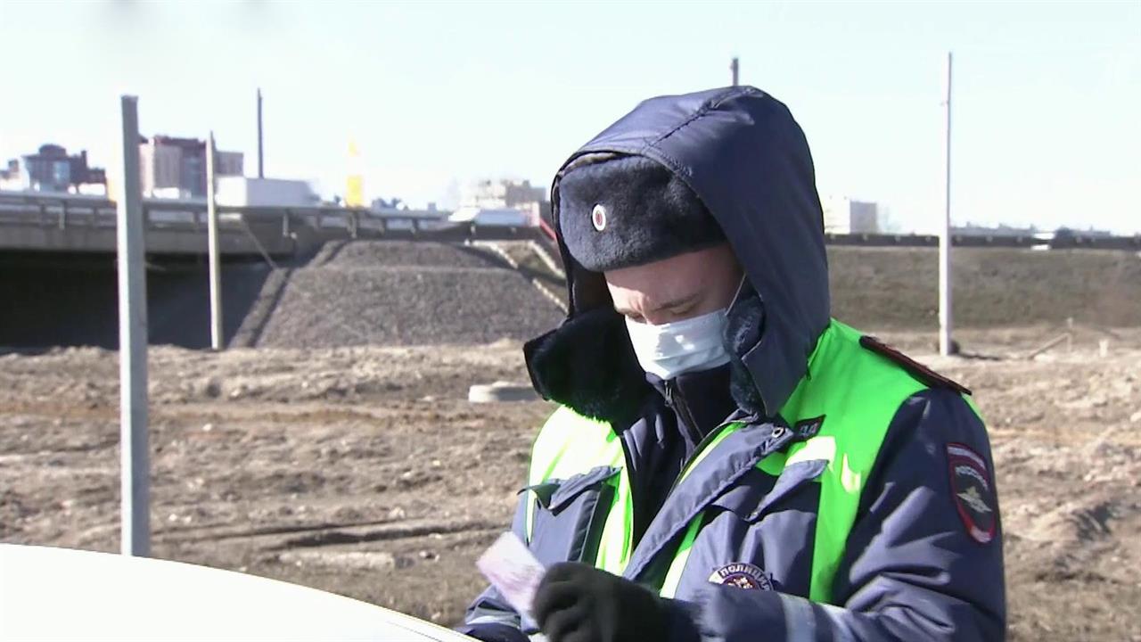 Десятки российских регионов по примеру Москвы перешли на режим обязательной самоизоляции
