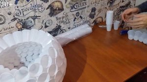 Как сделать снеговика из пластиковых стаканчиков| DIY игрушка своими руками.
