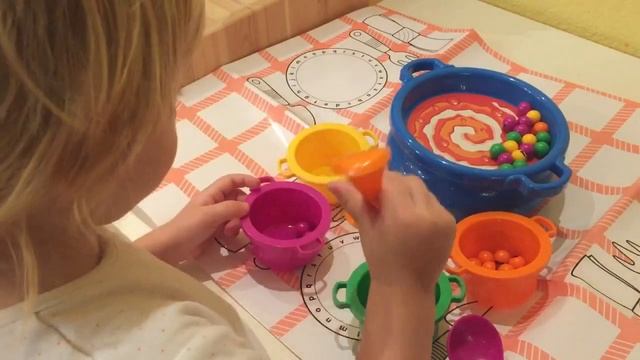 LETER SOUP english alphabet, игра Буквенный суп, учим буквы английского языка, составляем слова. смотреть онлайн