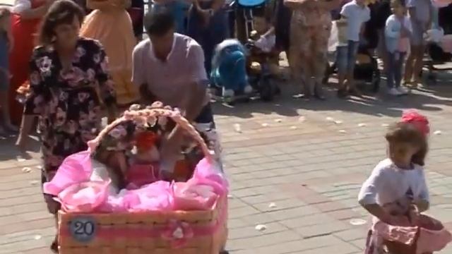 Парад колясок украсил юбилей района