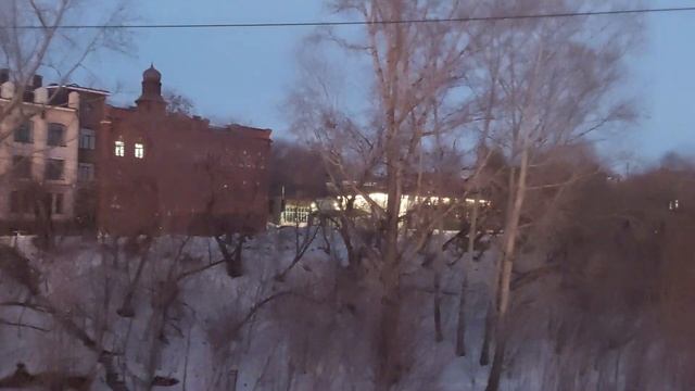 Город Томск весна. Проездом в Томске, прогулялись вечером по улице. смотреть онлайн