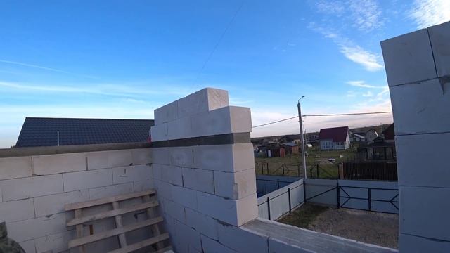 Фронтоны двухскатной крыши / Фронтон крыши / Фронтон своими руками / Фронтон из газобетона / Крыша