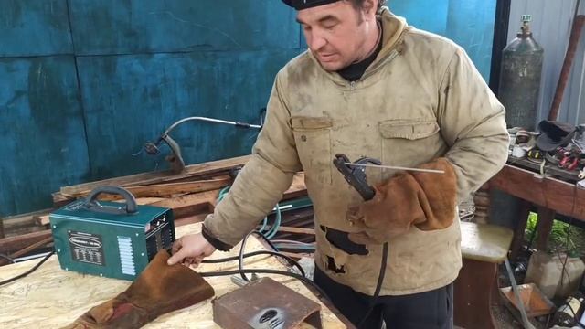 Сварочный инвертор Специалист 250 ПНД. Наша электроника. смотреть онлайн