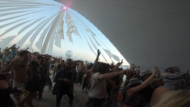 Sampling Burning Man: 2018 смотреть онлайн