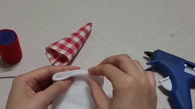 I do this and sold them all ! Amazing Recycling Idea with plastic bottle cap - DIY Christmas