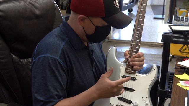 The Problem With Noiseless Single Coils (inline humbuckers / split coils) смотреть онлайн