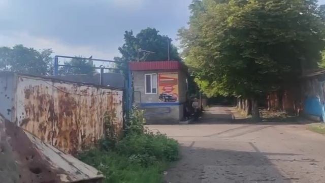 Последствия обстрела Петровского района Донецка украинскими террористами.