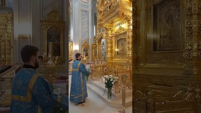Духовенство Восточного благочиния совершило акафистное пение  иконе Божией Матери Донская