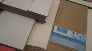 Резка плитки плиткорезом.