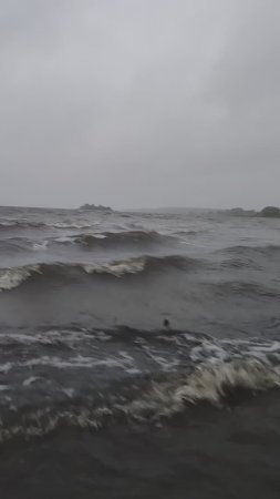 Штормит, как на море