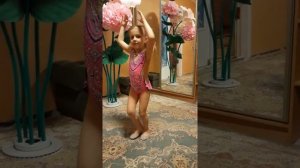 4 Дашуля меряет свой первый купальник для художественной гимнастики 14.03.2019.