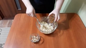 Овсяное печенье с изюмом и арахисом. Вкусно и полезно.