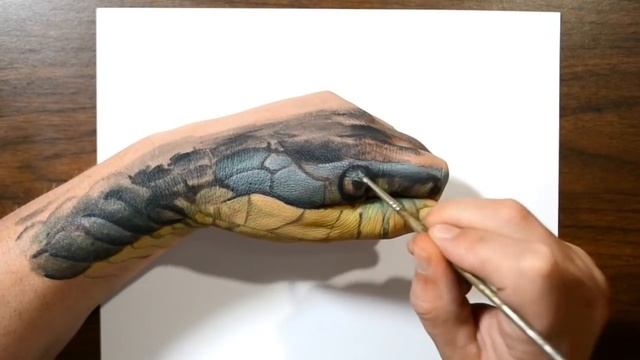 Painting My Hand into a Snake - Awesome Optical Illusion смотреть онлайн