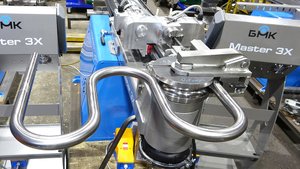 Гибка м-образного полотенцесушителя из нержавейки D33,7х2 мм в пошагово на трубогибе MASTER.3X