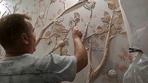 Барельеф "жемчужная яблоня". Bas-relief in the interior