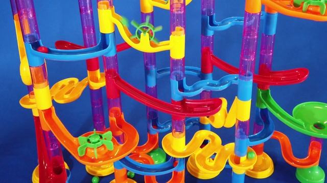 Marble Run или вертикальный гоночный трек для шариков! Супер конструктор! Сборка, обзор и розыгрыш смотреть онлайн