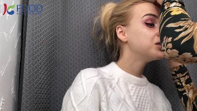 ТАКОГО Я НЕ ОЖИДАЛА ? Визажист с авито / пробую корейские напитки смотреть онлайн