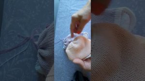 Как отпарить вязаные изделия  /Шапочки на завязках /