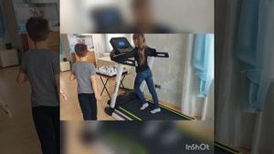 дети на беговой дорожке