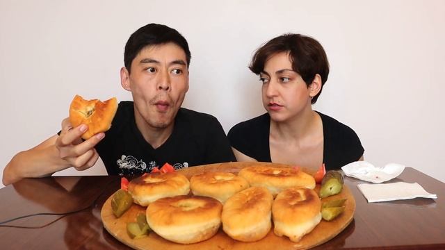 MUKBANG/МУКБАНГ! КУДА ПРОПАЛИ/ПОЧЕМУ Я НЕ УЕХАЛА В АМЕРИКУ?ПИРОЖКИ С КАПУСТОЙ/БЕЛЯШИ!