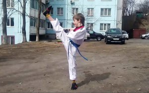 Taekwondo WTF. 3 пхумсэ, 2019. Съемка со спины.