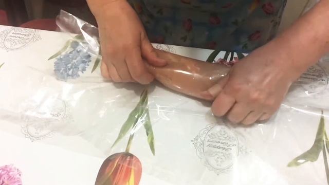 Вкусные рулеты: куриный? и свинной? (вместо колбасы) на праздничном столе смотреть онлайн