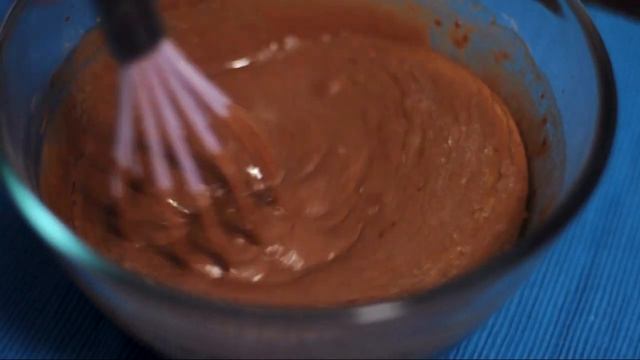 Блинчики со сладким тофу, шоколадные блины с вишней (веган)