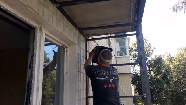 Делаем балкон в хрущёвке своими руками!