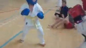 Вырубил с одного удара!!!