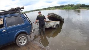 Спуск лодки ПВХ на воду | Легковой прицеп МЗСА и ВАЗ 21013 НИВА