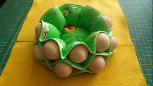 Пасхальные сувениры своими руками - подставка для яиц