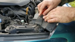 Снятие переднего бампера и установка защитных сеток KIA ceed Removing the front bumper