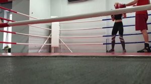 Бокс. Лёгкий спаринг с учениками.
