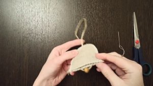Новогодние игрушки своими руками. Игрушки на ёлку из ткани. Новогодние украшения в экостиле.