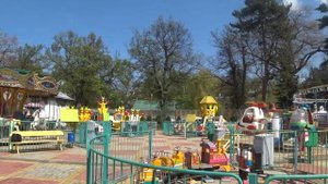 Детский парк с аттракционами. Кисловодск