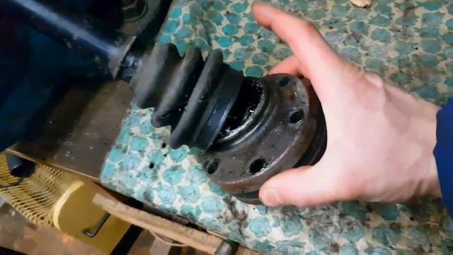 РЕМОНТИРУЕМ БМВ Е34 (пыльники приводов, сальник редуктора и датчик скорости) - часть 24 смотреть онлайн