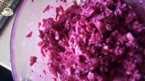 Салат со свёклой, крабовыми палочками и сыром