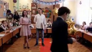 Самый важный человек. Стих про учителя
